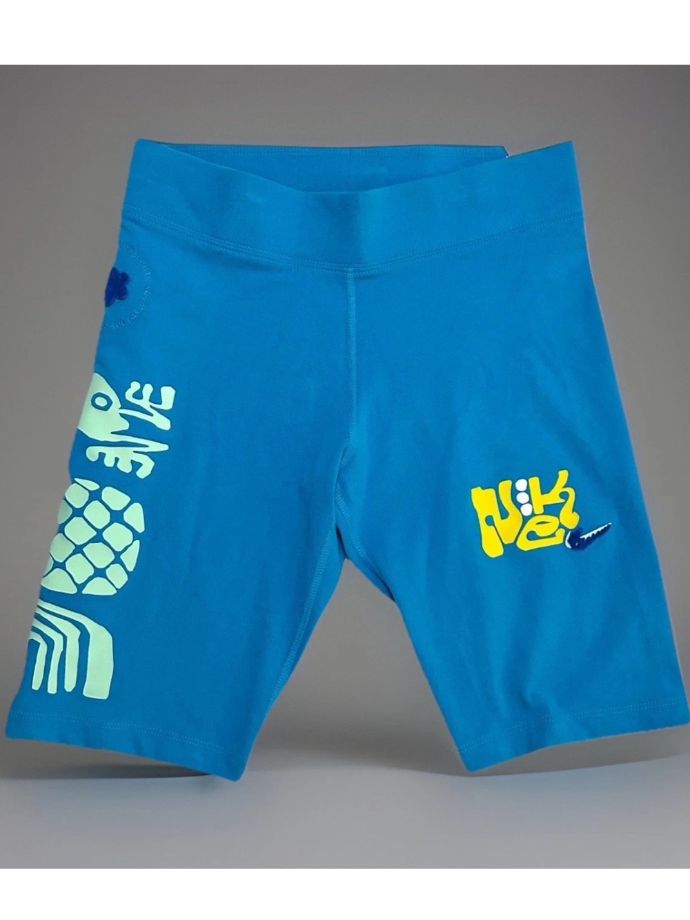 Nike Women Teens Sportswear Essential Mid-Rise Shorts Turquoise & Graphics M